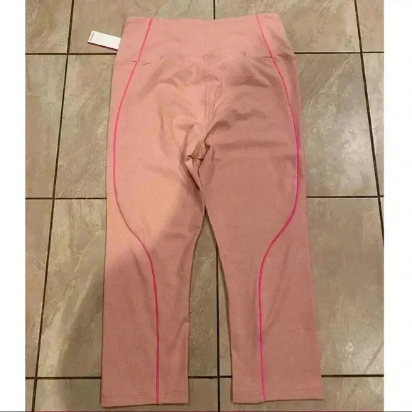 Good American The Electric Feel Crop Leggings - Picture 8 of 9